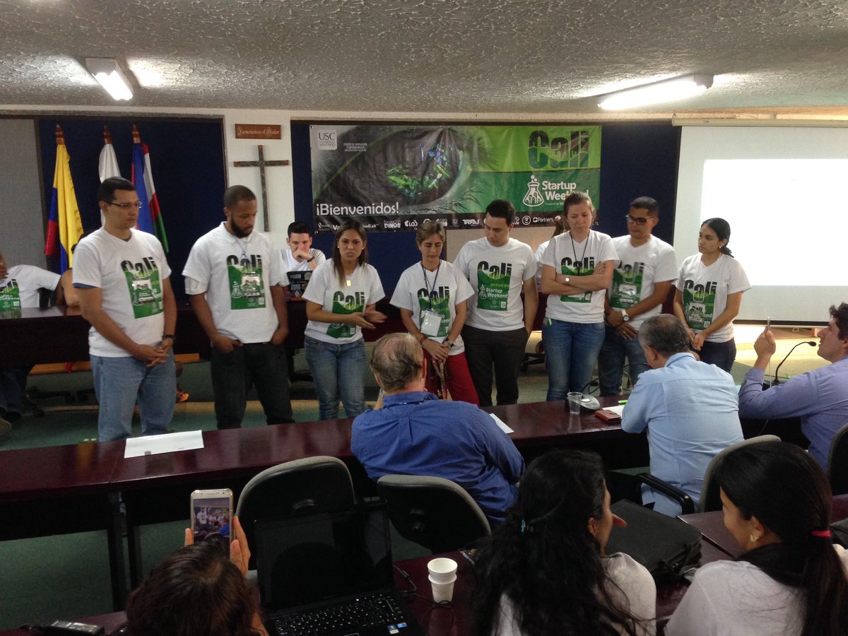 Albornoz's tweet photo. #HilosDeAmor hace su presentación al jurado de @SWCali2016 #SWCali2016 https://t.co/4izTrnc8XA