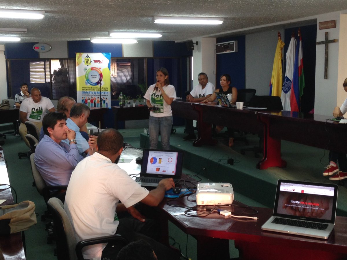 Albornoz's tweet photo. #HilosDeAmor hace su presentación al jurado de @SWCali2016 #SWCali2016 https://t.co/4izTrnc8XA