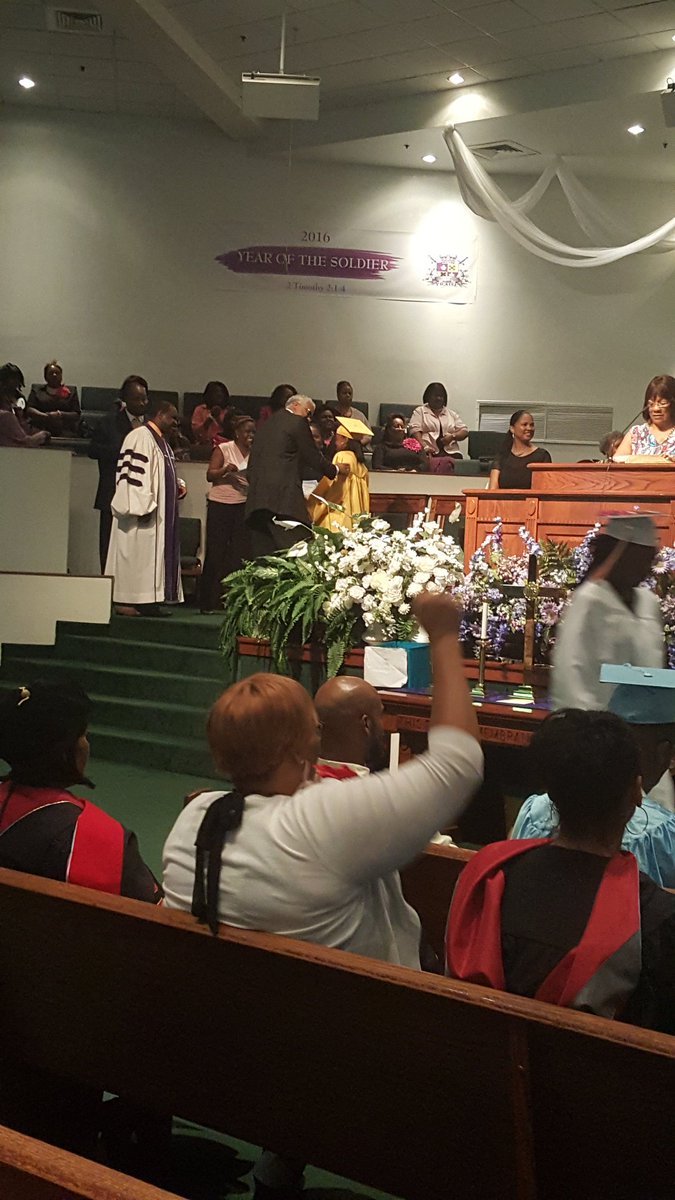 SharieLovesSpug's tweet photo. I love my church @TempleofPraise_ Thank you @wlamarstaples for recognizing my daughter class of 2016 https://t.co/dXOE92aacq