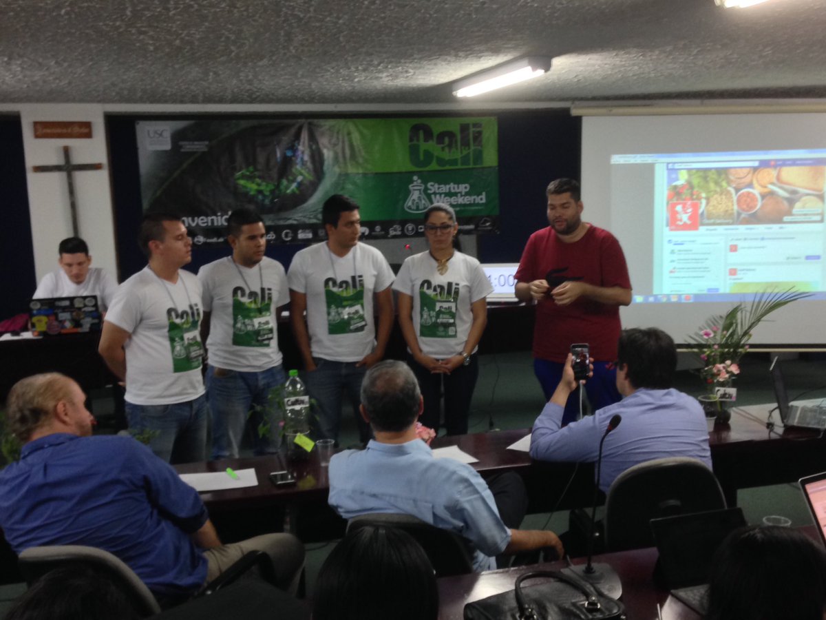Albornoz's tweet photo. #CheffDelivery cierra la ronda de presentaciones a los jurados de @SWCali2016 #SWCali2016 https://t.co/lxUJO6IghF