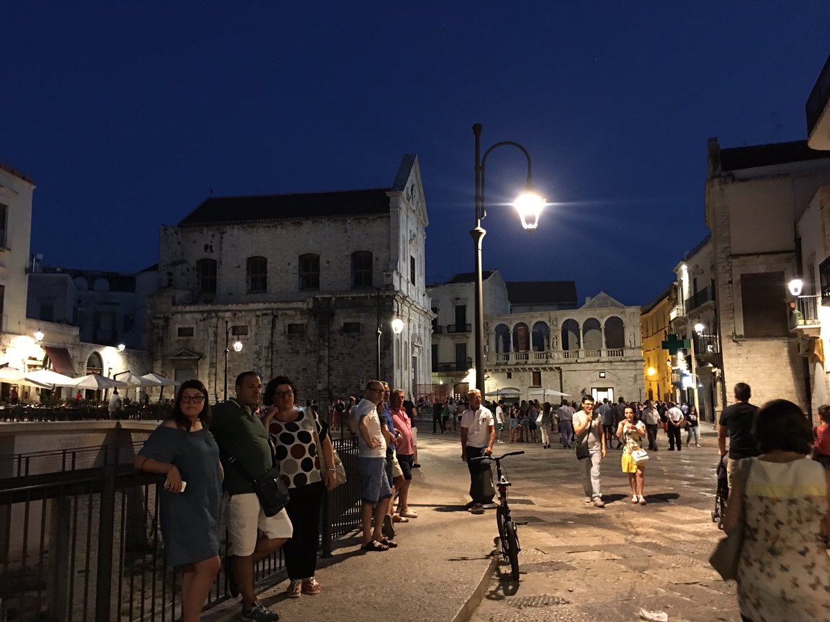 Ilikepuglia's tweet photo. @DRIFFestival con @loredanacapone a #Bitonto. In "Diario di bordo" l'energia di una donna che ha sfidato la crisi. https://t.co/GzkmsDHEfi