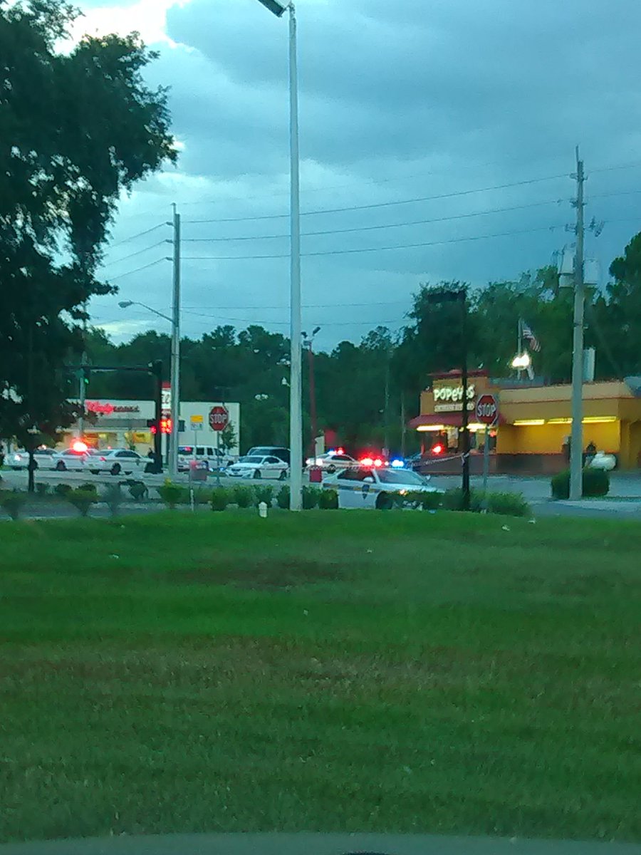 Daniel_Petty990's tweet photo. @wjxt4 something happening at Normandy/fouraker Popeyes. Police everywhere, roads blocked off, helicopter circling https://t.co/MDNd6hfx0k