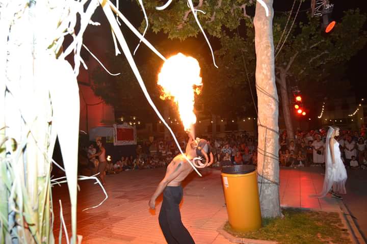 SaltimbankisB's tweet photo. Imatges de l'espectacle de dissabte nit als Firals de Bellvís!! #salutifoc https://t.co/lP08pznAYJ