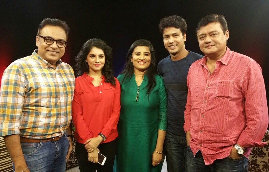 4d4c28c24bd545c's tweet photo. Team Eagler Chokh in Box office at 2.30 pm today on 24 Ghana. @VenkateshFilms @silarindam @PRvenkateshfilm @Paayel https://t.co/0mrwc12k7y