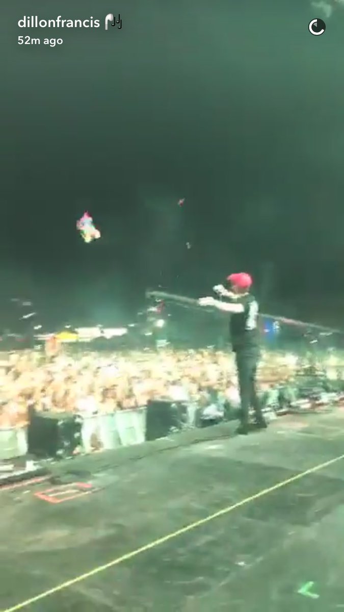 cbgaara's tweet image. #ripgerald @DILLONFRANCIS 😭😂