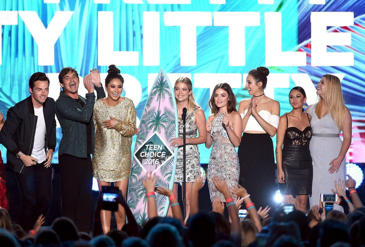 shaymitch's tweet photo. Thank you!!!!! #TeenChoice ❤ https://t.co/HzYRH2enXj
