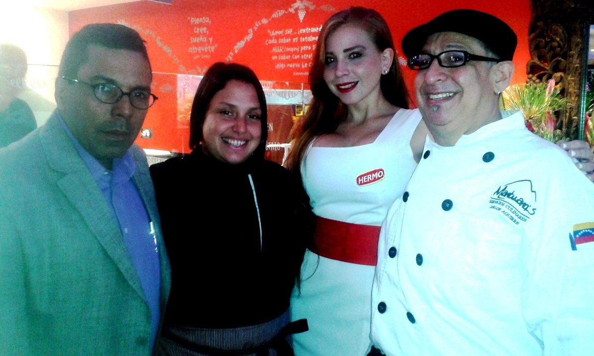 #ElDelivery Compartiendo con los Chefs en <a href="/jotasgourmet/">Jota's Gourmet</a> <a href="/mantuanochef/">Carlos Luis Aguirre</a> <a href="/Evabetancourt/">Huerto's Catering.</a> y la chica Hermosiña...