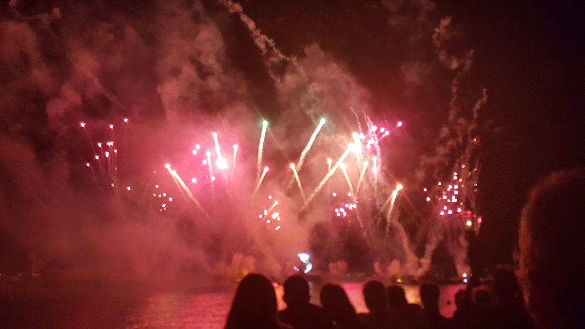 Mitzula's tweet image. Illuminations to end the #BigDiz #CreateCon Diamond Day in Disney