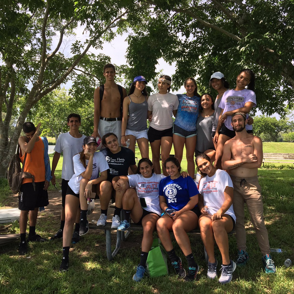 miathomas_13's tweet image. two teams, one family #swvb 🏐💜