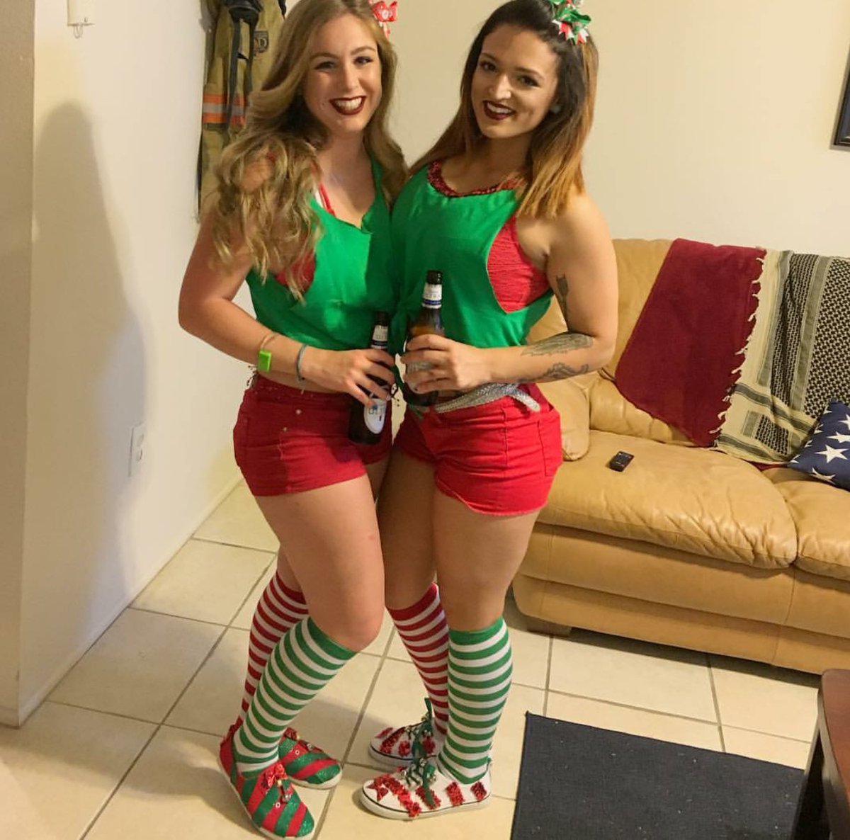 southernflexin's tweet photo. Christmas in July party https://t.co/fliMjBzbXd