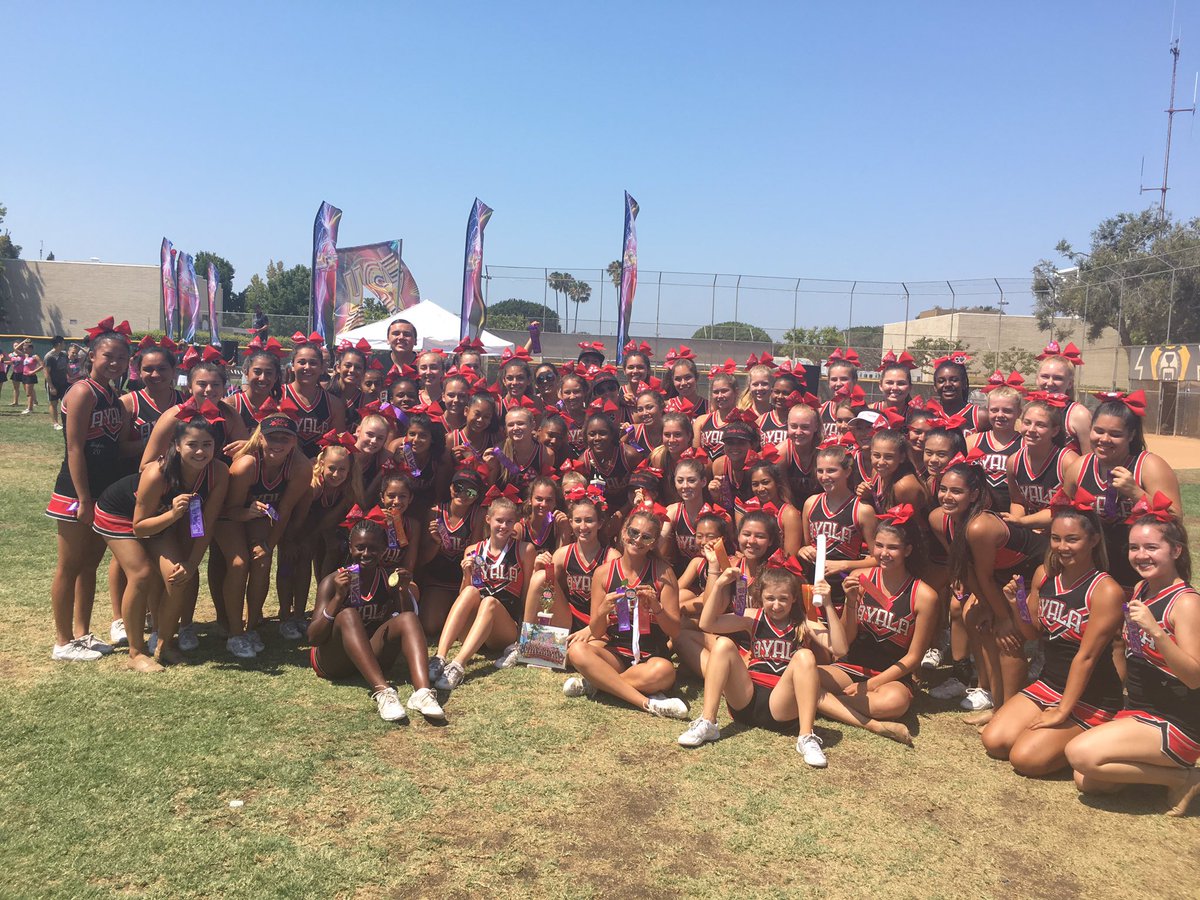 AyalaFootball1's tweet photo. Proud of our Spirit Leaders! They just got back from cheer camp. Go  Bulldogs!! 🐾 @ahsspiritleader https://t.co/yaVFKDu0pA