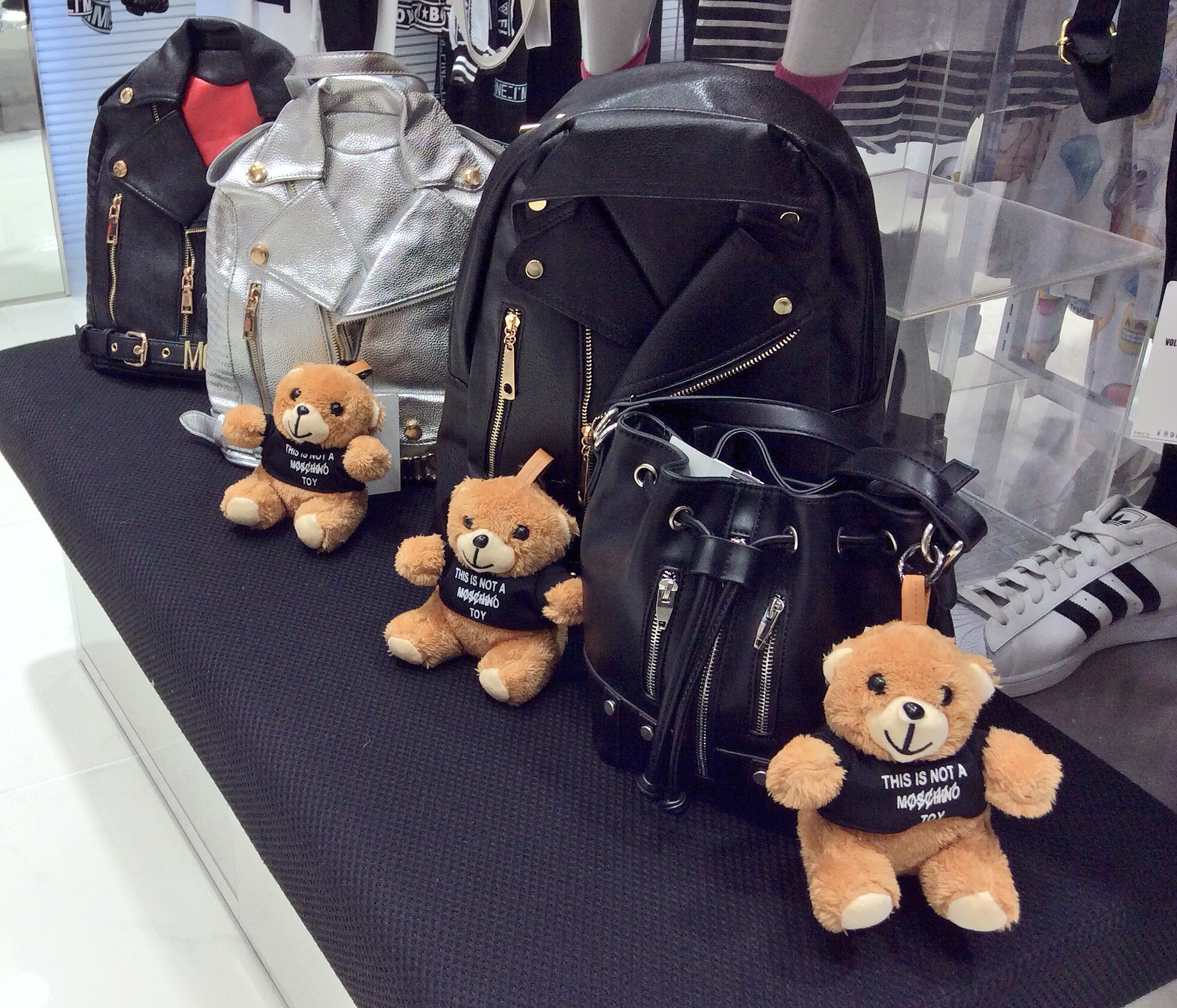 MOSCHINO クマ 3way リュックサック ショルダーバッグ MOSCHINO クマ 3way リュックサック ショルダーバッグ - メルカリ