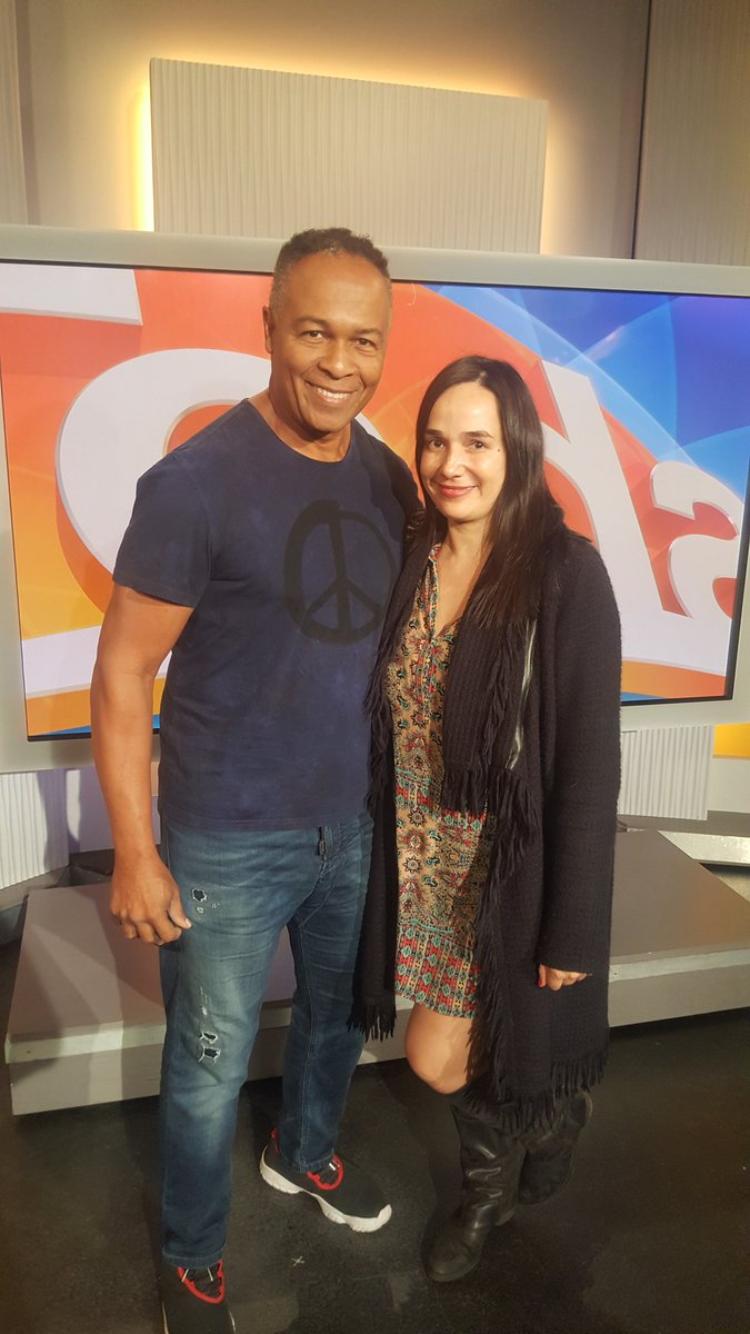 GlamMeUpInc's tweet photo. Who you gonna call? Very cool meeting @orayo who sang the original #Ghostbusters song.#memories https://t.co/0ySwIbsPTF