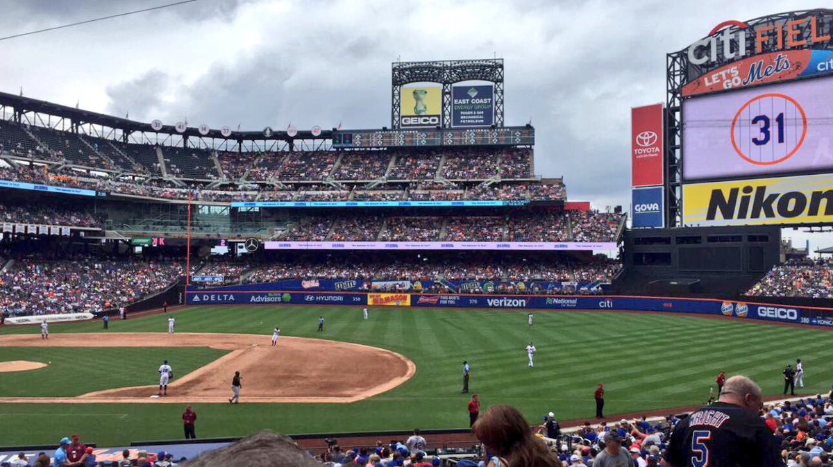 bethnj79's tweet photo. Citifield #MikePiazzaWeekend #NYMets #baseball ⚾️🍎🗽⚾️ https://t.co/a1pNWfDxtA
