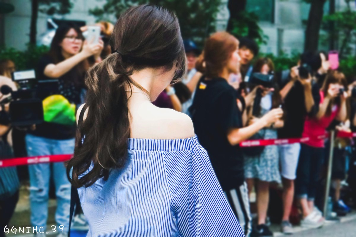 [PIC][01-07-2016]Tiffany xuất hiện tại tòa nhà KBS để quảng bá cho "SHUT UP" CovWdrsUIAAqE2b