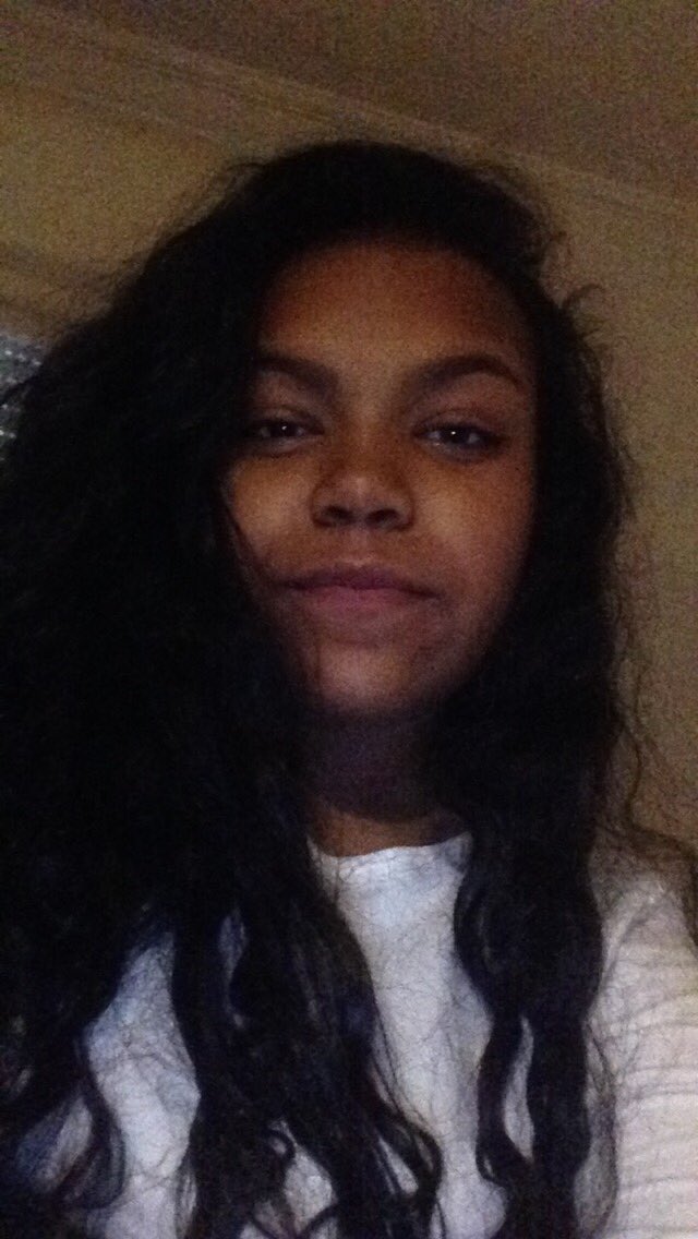 adudascott's tweet photo. hey sam, im maria, 15 years old and im from são paulo - brasil. eu te amo!💖 #selfieforsammy https://t.co/0afqBtETYA