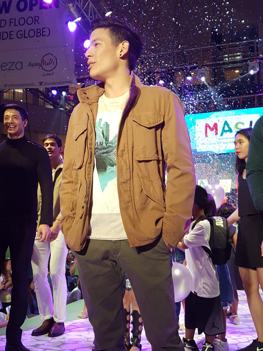coolkidyeye's tweet photo. #AyalaMallsStyleOrigin #StyleOriginAtAbreezaMall #LoveEmsoMAS #JakeEjercito @abreezatweets @unoemilio https://t.co/qTUjV68uy6