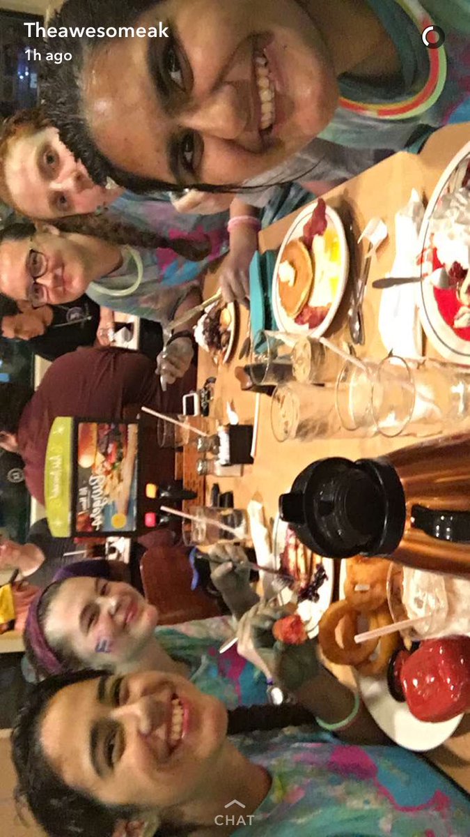 ally_thomas13's tweet image. We "ran" a pretty COOLorful 5K #colorbuzz @katiecarlson2 @bikakapil @laurenMeltzer40