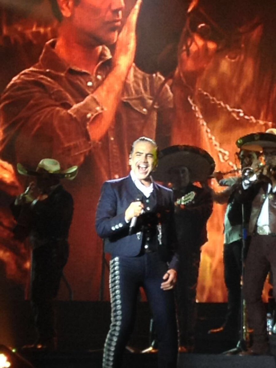 erfeluna's tweet photo. @alexoficial 👏🏼😍 ACAPULCO GENIAL, cantas increíble, Noche Extraordinaria https://t.co/9891PQh5a3