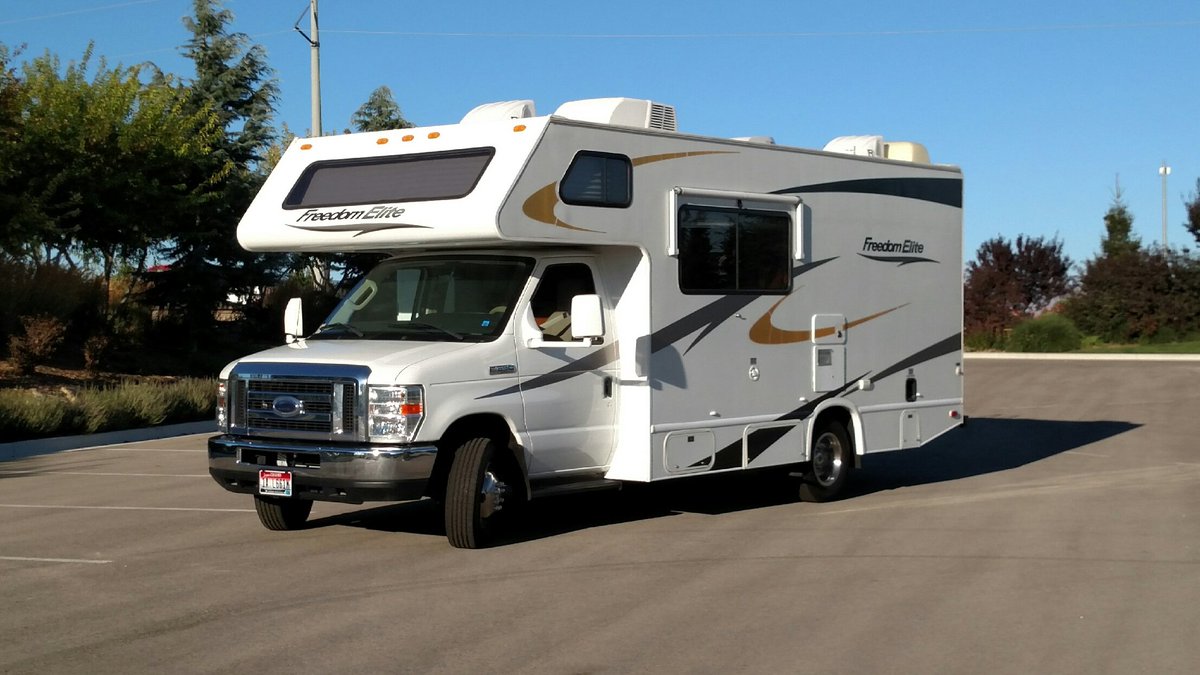 Check out this beauty! 2009 F350 24 ft 26,000 miles. Email Blanketbar@yahoo.com