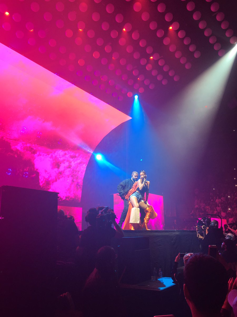 DrizzyActivity's tweet photo. "Work" at OVO Fest https://t.co/sEiK61G1p2
