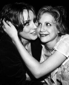 britmurphyfiles's tweet photo. #throughbackmonday #BrittanyMurphy & @WinonaROnline #winonaryder https://t.co/u4pLrXX1p4