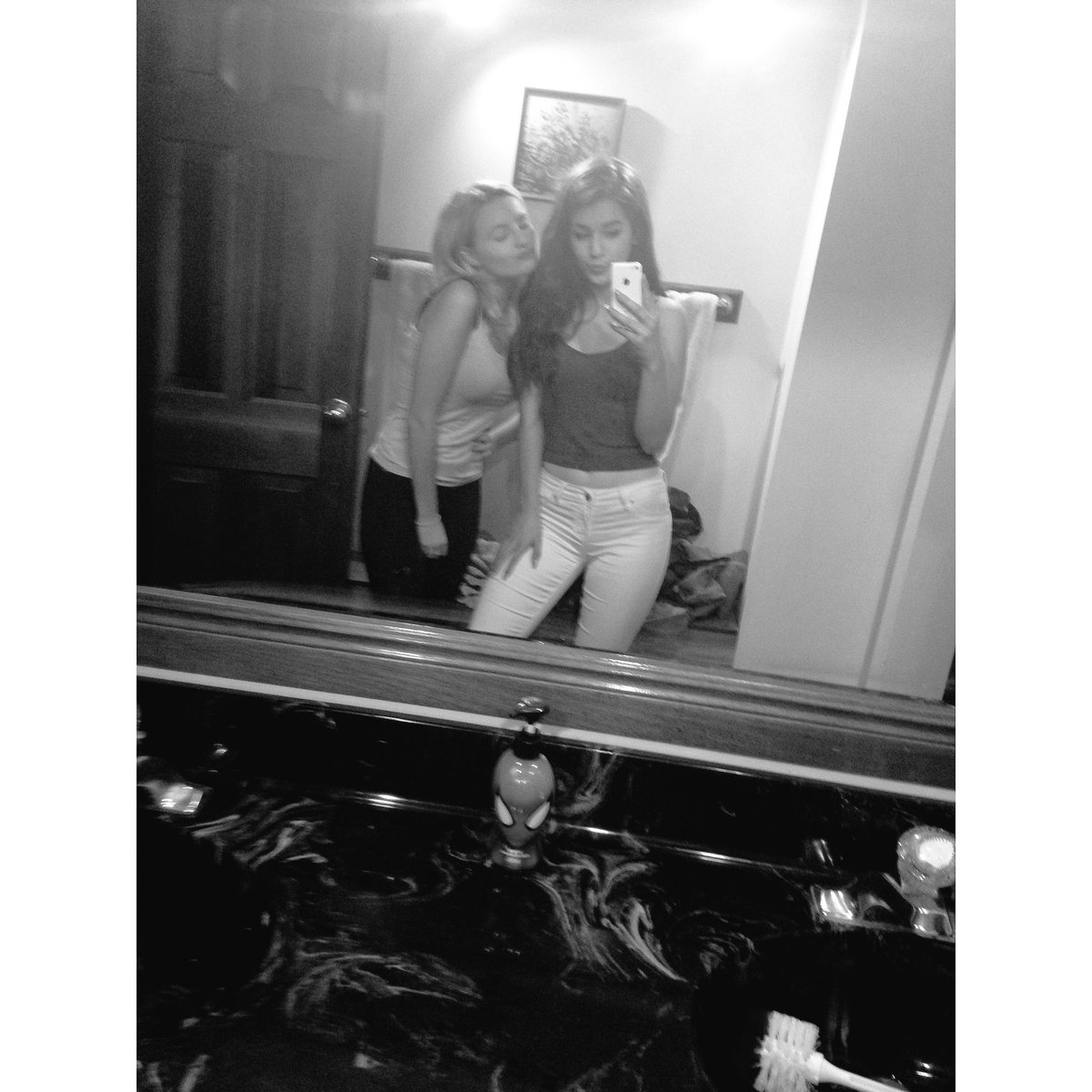Jaimemalette's tweet photo. my girl jessss https://t.co/eQQA8z5DUe
