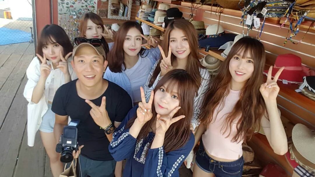 reinyurheart's tweet photo. ✌✌✌ https://t.co/OxRzMuKFPa