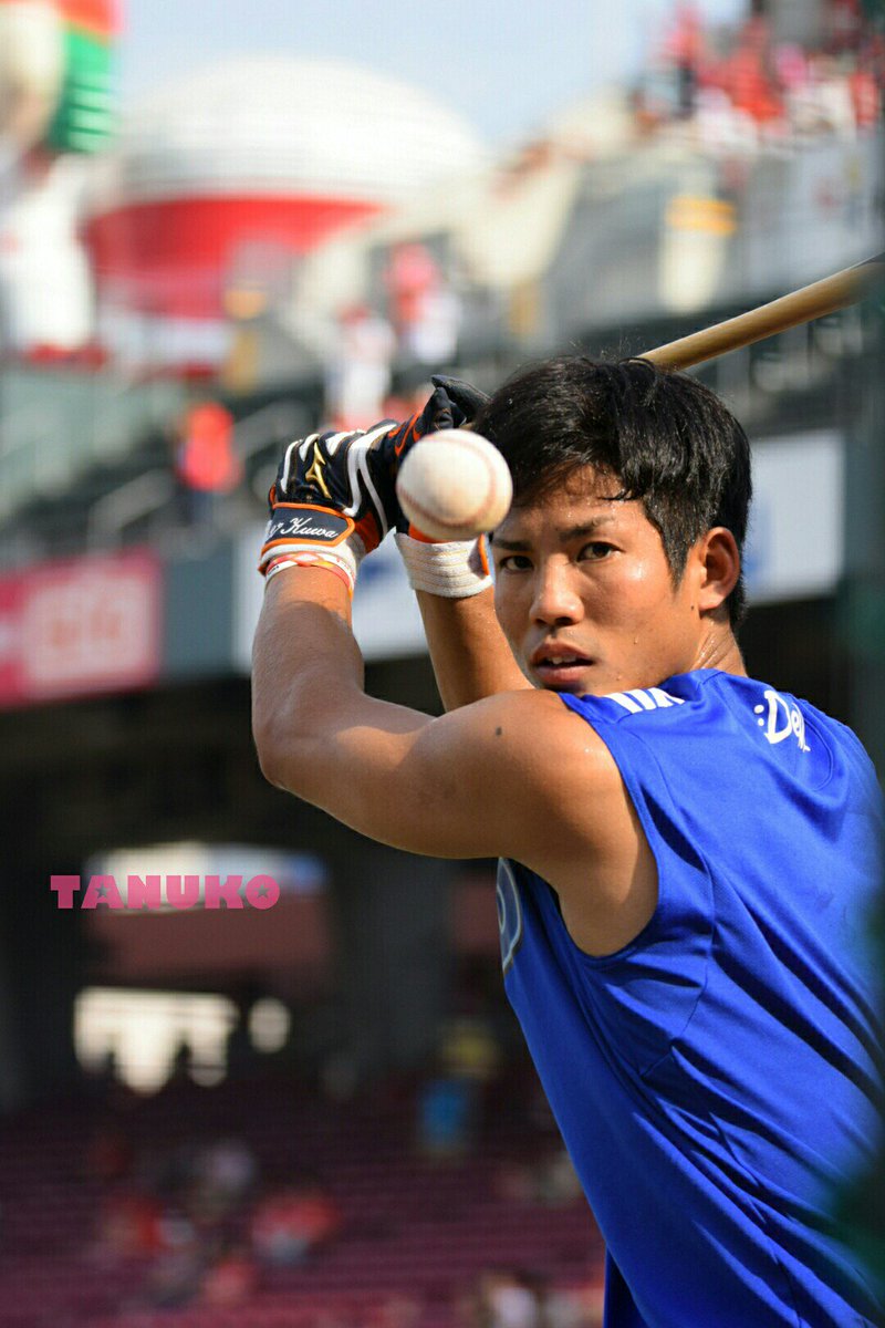 桑原将志#37 2016.7.30
しっかりとボールを見つめる視線がかっこいい⚾︎