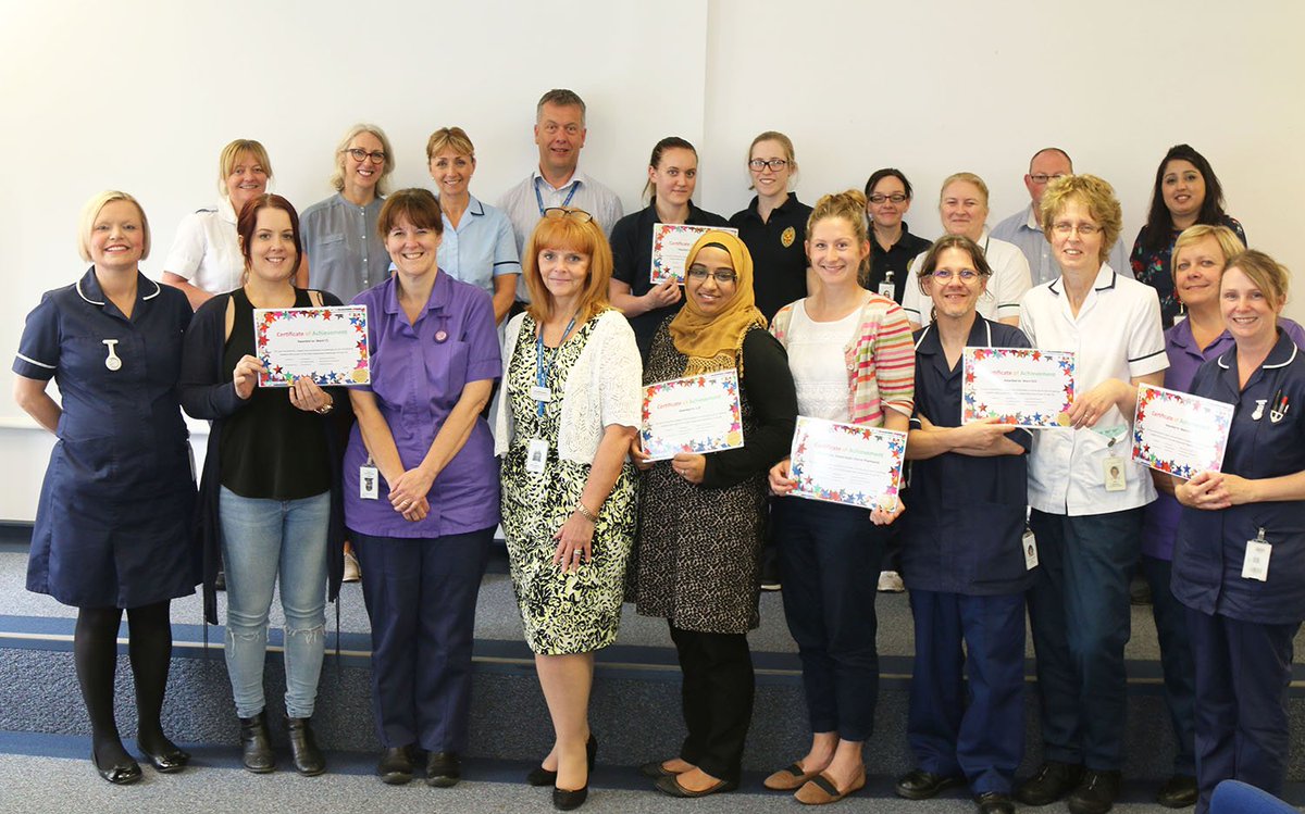 ELHT_NHS's tweet image. Good nursing care helps reduce inpatient falls by 19% #fallscollaborative elht.nhs.uk/news/Falls-Dow…