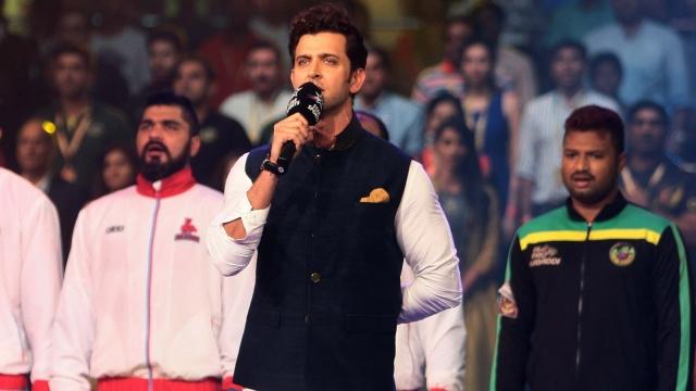 MTVIndia's tweet photo. Hritik sang the national anthem at Pro Kabaddi league yesterday. Read the full story here: https://t.co/CbMhEPea8Y https://t.co/p2uRD8tVW8