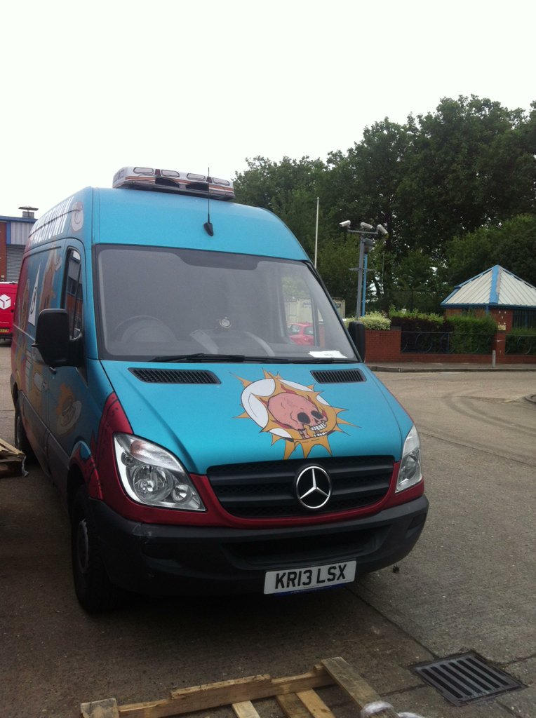 TubossDray's tweet photo. The trusty steed #Tubes #onlywaytodray https://t.co/As7udFkdaI