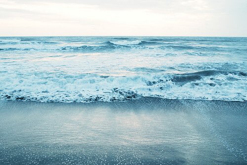 AtosLombardini's tweet photo. Hello #August 🌊 https://t.co/zoHQmzGO8W