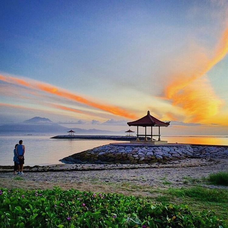 Hari senin romantis dari Pantai Karang, Sanur. Bagaimana dengan senin anda ?