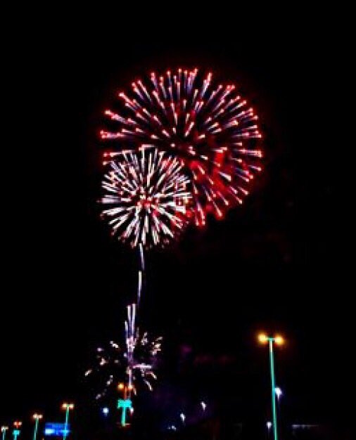 札幌のかき氷専門店 マザーリッチ 花火にはカキ氷 明日は豊平川の花火大会 のため 営業時間を19時30分まで延長いたします 花火大会に行かれる方もそうでない方も夏の夜を楽しみましょう 麻生からも花火観れますよ