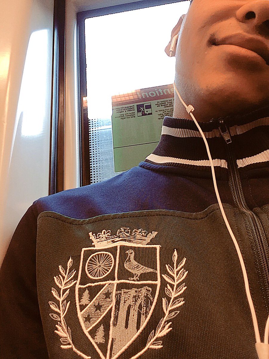 michell_moises's tweet image. Esperándote :)