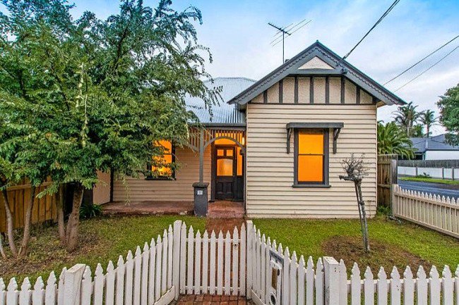 #Geelong property prices are at a record high, exceeding Greater Melbourne's. ow.ly/SIGB302MXjm