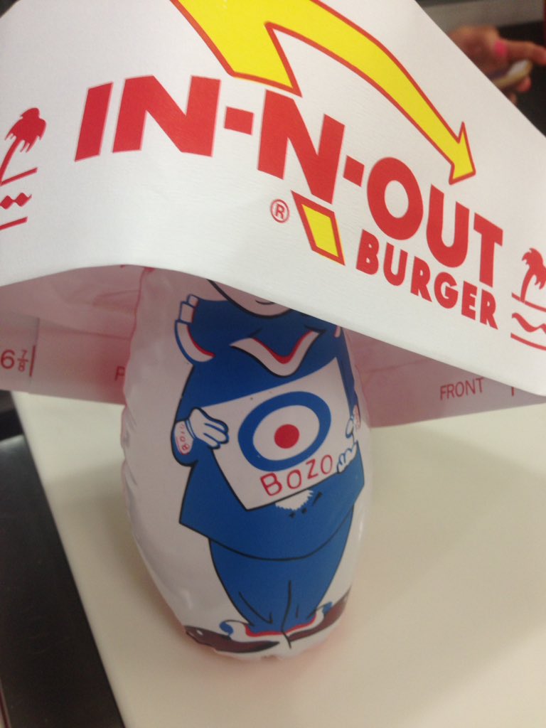B0BSCHWARTZ's tweet photo. Does my hat fit? #InNBob #QualityYouCanTaste #BobSchwartz https://t.co/KEEyZufosR