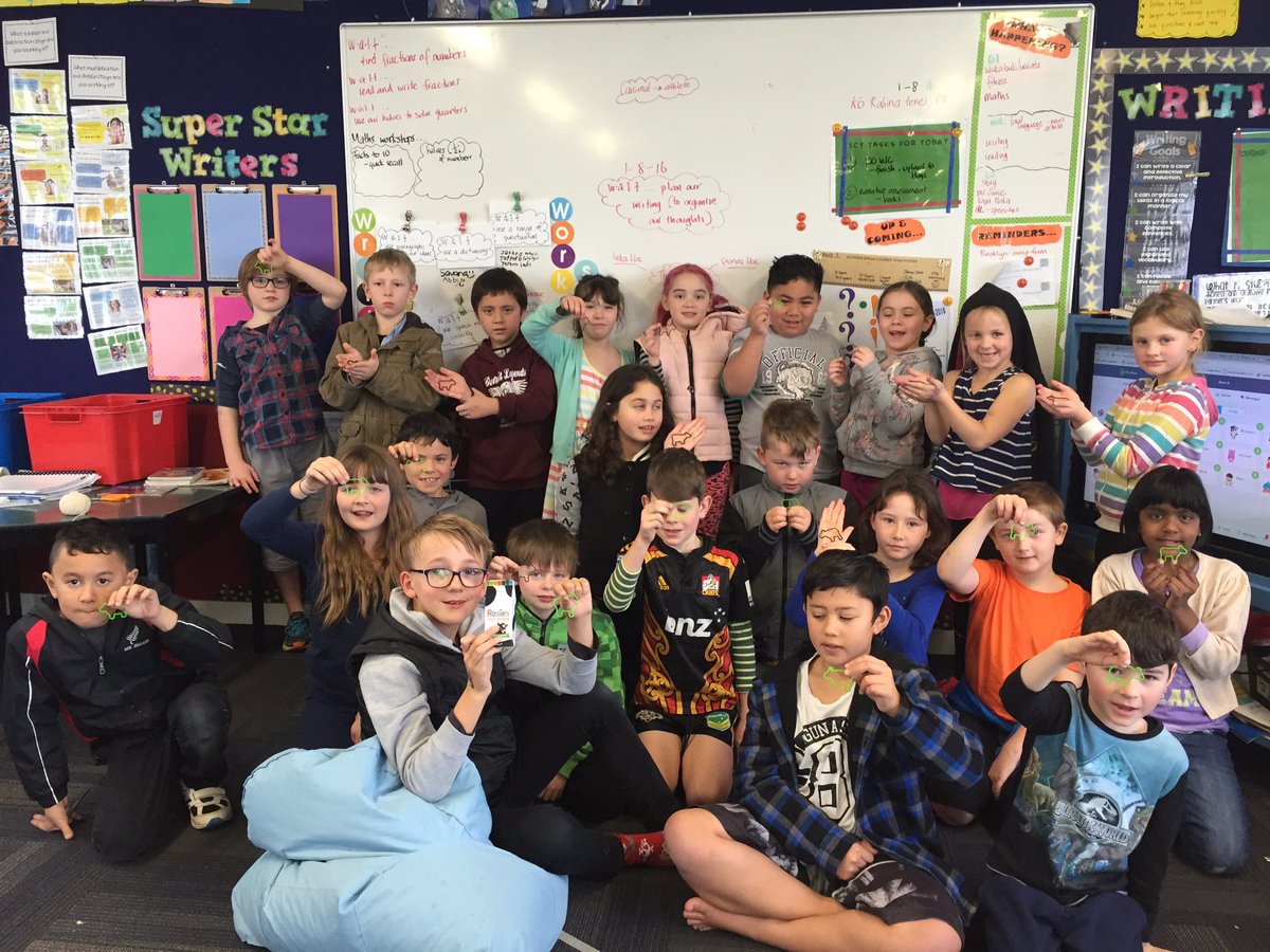 MNatusch's tweet photo. Thanks @schoolkitnz  for the moo bands. @9Vardon loved them! https://t.co/xABVGiNwyr