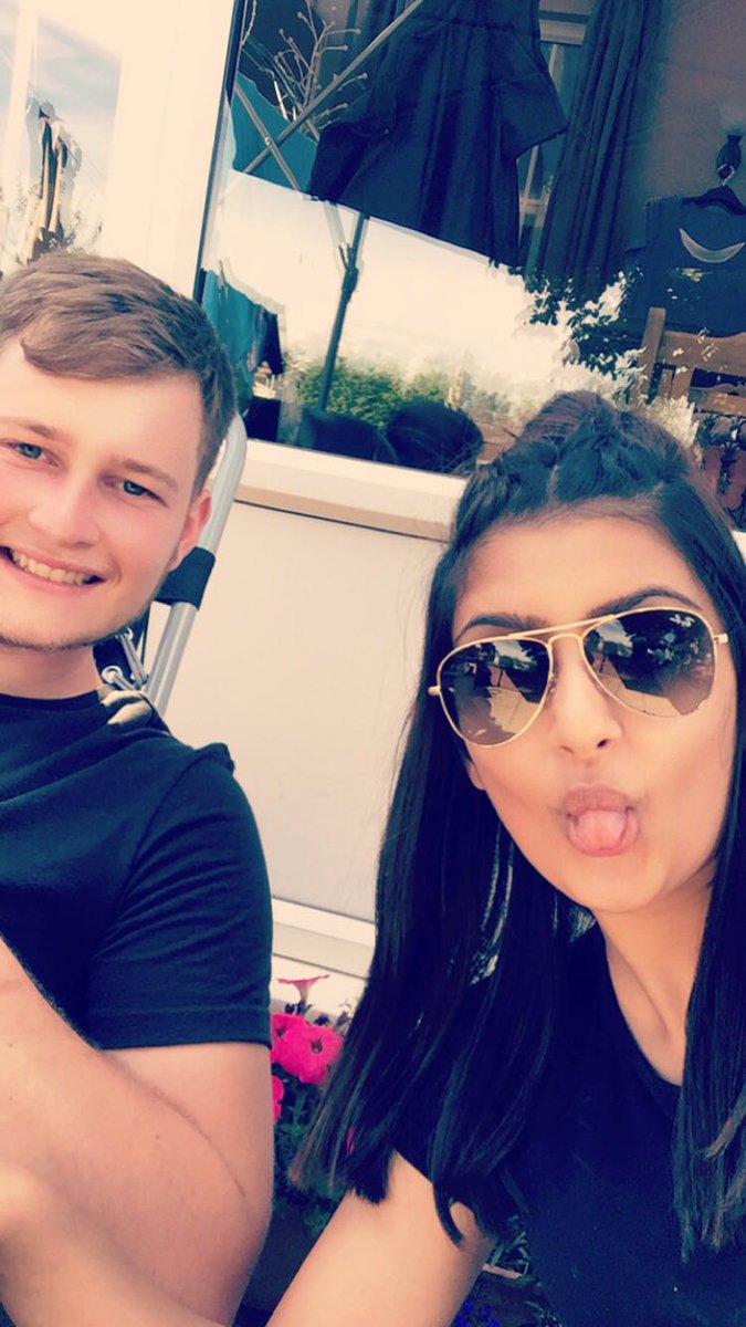 LewisEvanz_'s tweet photo. Happy 19th birthday to my favourite! Hope you have the best day! I love you @Gaveenax 🎂🍻 https://t.co/Shgx4oOOdn