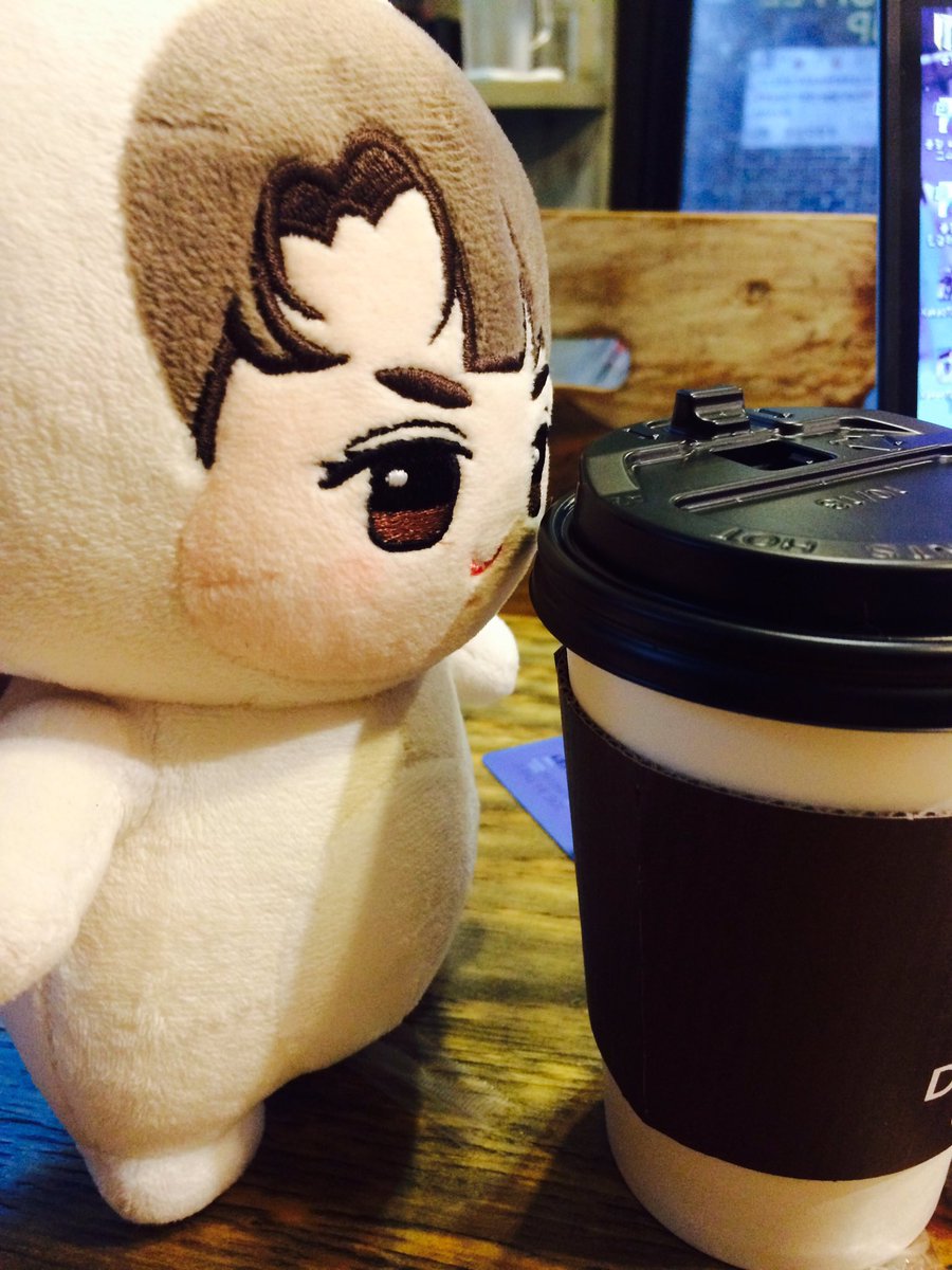 Hyangtori's tweet photo. 마망 뭐먹어요? (ㅎᴗㅎ)
#햫토리 https://t.co/jUmVcsG9uR