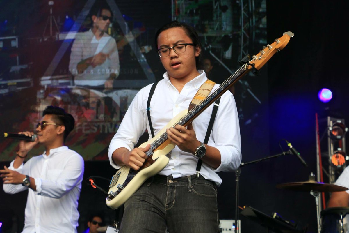 RpReplug's tweet photo. GIRLS HIT YO HALLELUJAH HOOOOOOOOO ✨😛 dem boys keeping the rhythm tgt 💯😍 #postignitesyndrome #IGNITEMUSICFEST https://t.co/k81lpSki4l