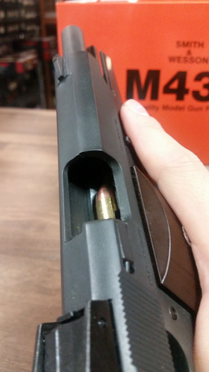 SFBC_GURKHA's tweet photo. ども、微笑みデブです
今回はマルシン S&W #M439 エクセレントHWです
M439で状態がとても良いです、コッキングした時にカートが見えるのはテンション上がります,しかも見えるのはダミーカート⁉
Bランク ¥11,880- https://t.co/wn574KaWPp
