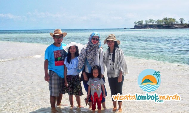 wisataonline's tweet photo. Ayo Nikmati Keindahan Alam Lombok bersama keluarga. Rencanakan perjalanan wisata Anda bersama kami @wisataonline https://t.co/YIvFLwFvzO