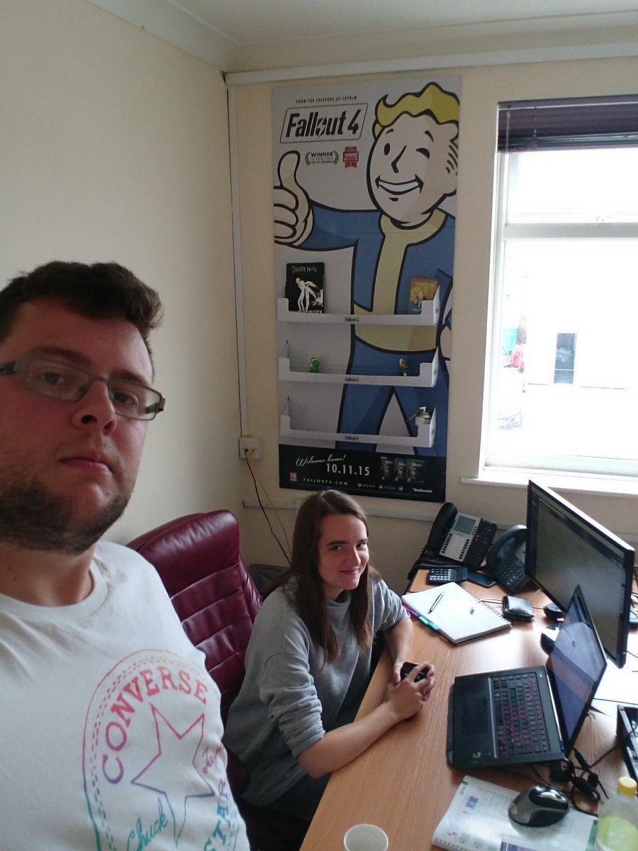 scottywallace89's tweet photo. Monday morning in the office #workinghard https://t.co/dtxv1hPMwI