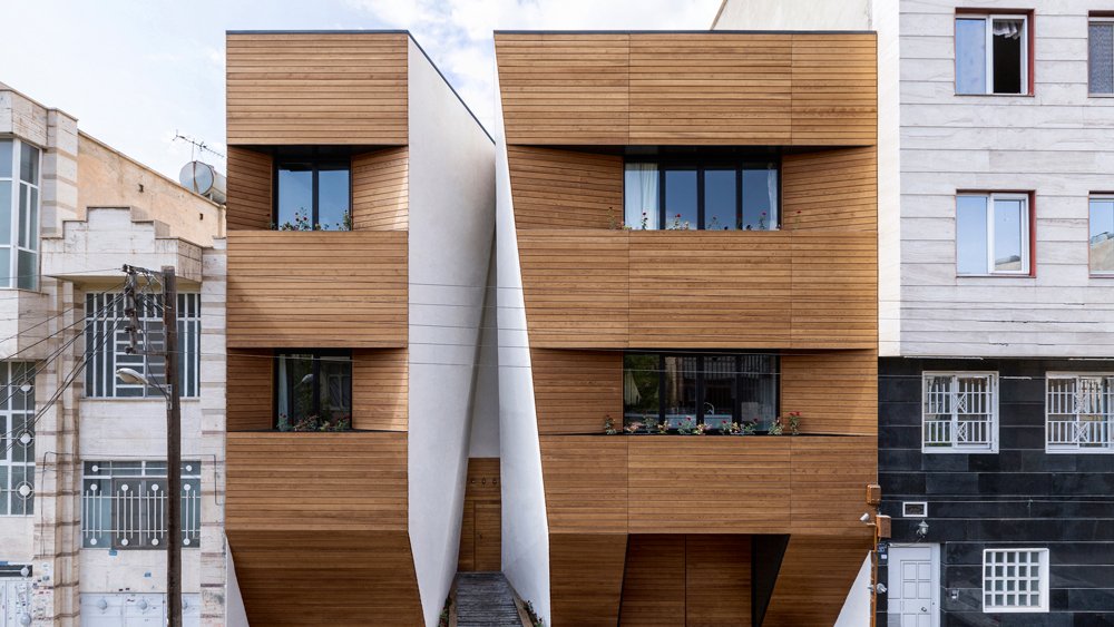 _DesignVisual's tweet photo. Afsharian's House by ReNa Design has vertical slice in facade

#DesignVisual #Architect
https://t.co/0vhRERwR7x https://t.co/LLu57XOa7g