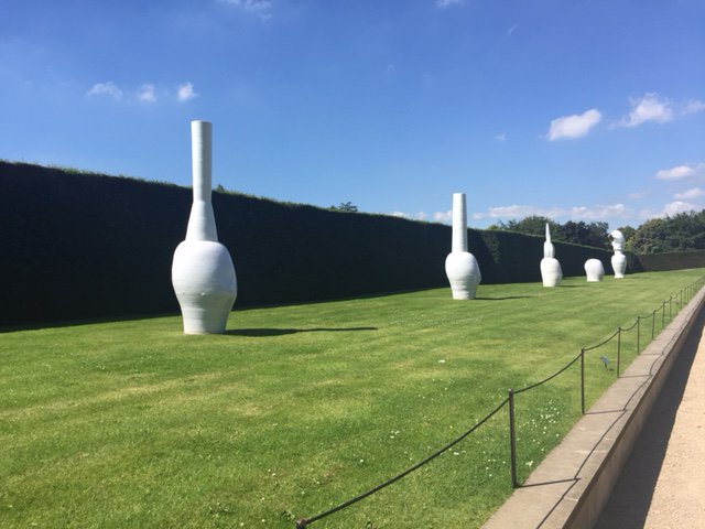 LondonPotters's tweet photo. Striking #porcleain HEAD series made in #Jingdezhen by @NotVitalStudio at @YSPsculpture til Jan 2017 #sculpture https://t.co/drSvSe93Yr