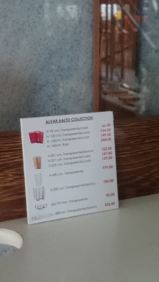 Creo q colocaré el jarrón d 779€ y 4 metros d alto tumbado en mi casa! Por favor #mosel estudiad el sistema métrico