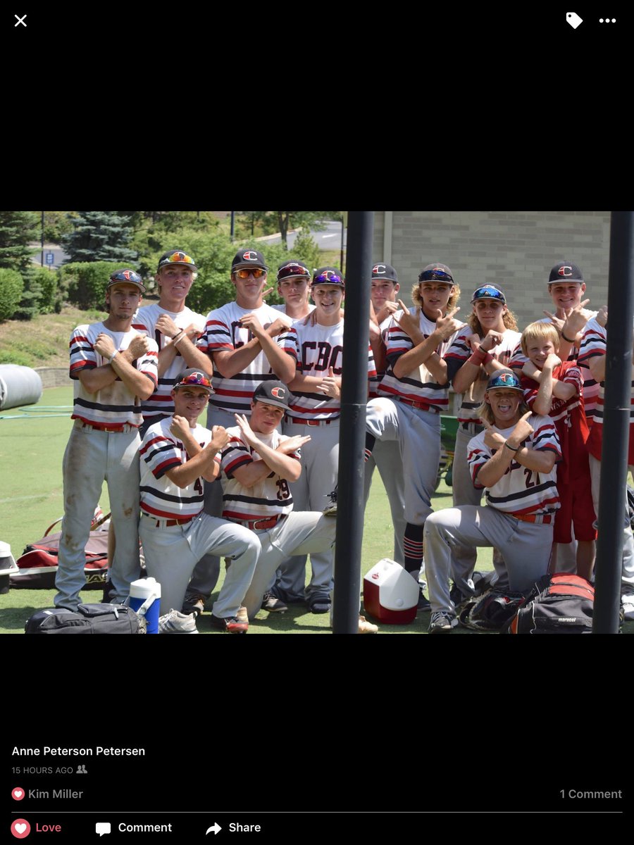 kimbam66's tweet photo. What awesome teammates you have @evan_miller99 "X's for Ev !! " @CBC_org @XavierBASE https://t.co/nie7nhXGRs