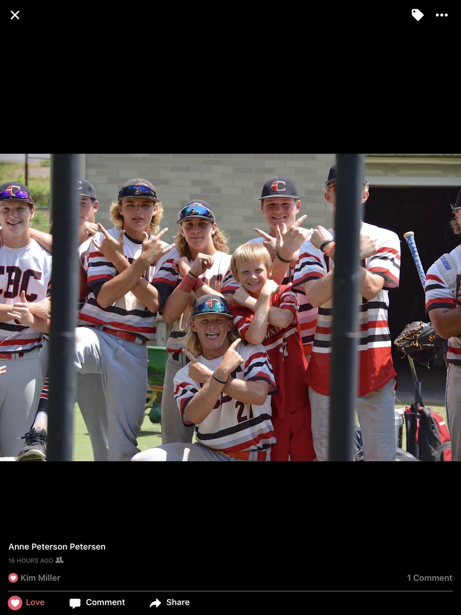 kimbam66's tweet photo. What awesome teammates you have @evan_miller99 "X's for Ev !! " @CBC_org @XavierBASE https://t.co/nie7nhXGRs